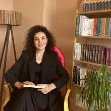 Psk. Gülnaz Aksünger — Psikoloji, İstanbul. Portre fotoğrafı.
