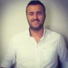 Op. Dr. Baran Kul — Plastik Rekonstrüktif Ve Estetik Cerrahi, İstanbul. Portre fotoğrafı.