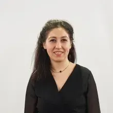 Dt. Tuğçe Gül — Diş Hekimi, İstanbul. Portre fotoğrafı.