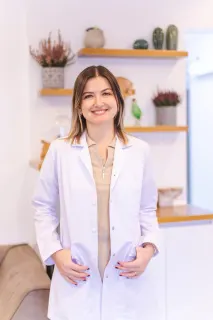 Dr. Dt. Tuğba Kayasu Avşar profilinde yer alan galeri fotoğrafı.