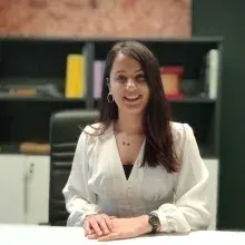 Psk. Göksu Ceren Dübüş — Psikoloji, İstanbul. Portre fotoğrafı.