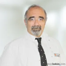 Op. Dr. Tuncay Saatçi — Göz Hastalıkları, Antalya. Portre fotoğrafı.