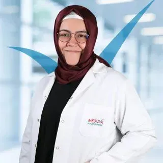 Op. Dr. Rukiye Özçelik Tepe — Kadın Hastalıkları Ve Doğum, Selçuklu, Konya. Portre fotoğrafı.