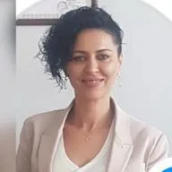 Psk. Derya Çiçek — Psikoloji. Portre fotoğrafı.