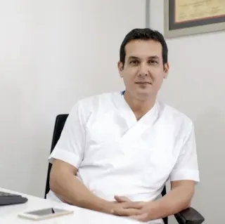 Op. Dr. Ali Yılmaz profilinde yer alan galeri fotoğrafı.