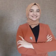 Dyt. Münüre Karakoç — Diyetisyen. Portre fotoğrafı.