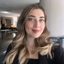 Dyt. Burcu Çevik — Diyetisyen, Samsun. Portre fotoğrafı.