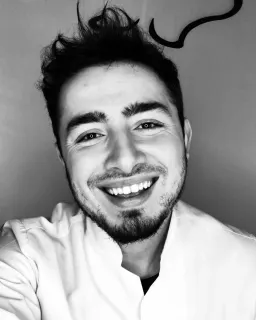 Dt. Serdar Şimşek profilinde yer alan galeri fotoğrafı.