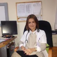 Uzm. Dr. Aylin Ayyıldız Varol — İç Hastalıkları, Osmangazi, Bursa. Portre fotoğrafı.