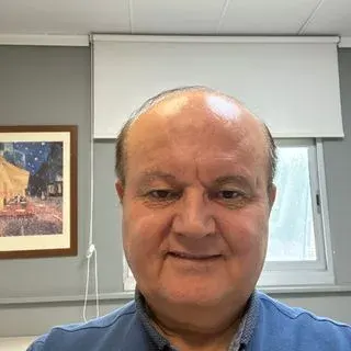 Uzm. Dr. Yakup Evleksiz — İç Hastalıkları, Adana. Portre fotoğrafı.