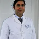 Op. Dr. Mustafa Zafer Özgün — Beyin Ve Sinir Cerrahisi. Portre fotoğrafı.
