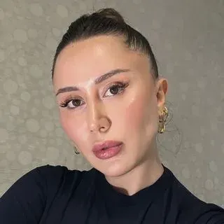Psk. Elif Bensu Özgür — Psikoloji, Ankara. Portre fotoğrafı.