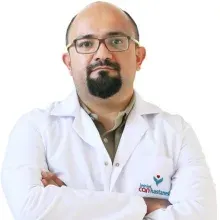 Uzm. Dr. Yunus Sezer Bayam — Çocuk Sağlığı Ve Hastalıkları, Muratpaşa, Antalya. Portre fotoğrafı.