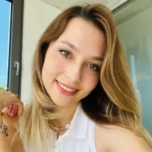 Dyt. Melis Büyükgebiz — Diyetisyen, Antalya. Portre fotoğrafı.