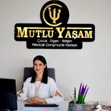 Kl. Psk. Burcu Yarapsanlı Zayim — Psikoloji, Tekirdağ. Portre fotoğrafı.