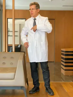 Prof. Dr. Hakkı Perk profilinde yer alan galeri fotoğrafı.