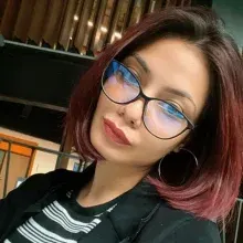 Psk. Sude Cansu Turgut — Psikoloji, İstanbul. Portre fotoğrafı.