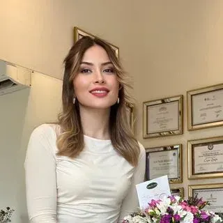 Dyt. Cansu Bakla Kaya — Diyetisyen, İstanbul. Portre fotoğrafı.
