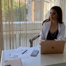 Dyt. Elif Günaydın — Diyetisyen. Portre fotoğrafı.