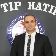Op. Dr. Ali Işık — Kulak Burun Boğaz, İzmir. Portre fotoğrafı.
