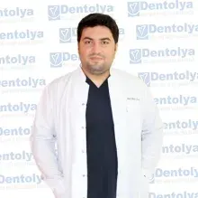 Dt. Özkan Keskin — Diş Hekimi, İstanbul. Portre fotoğrafı.