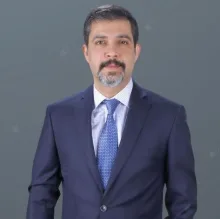 Uzm. Dr. Ekrem Civaş — Dermatoloji, Çankaya, Ankara. Portre fotoğrafı.