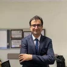 Doç. Dr. Muhammed Fatih Evcimik — Kulak Burun Boğaz, İstanbul. Portre fotoğrafı.