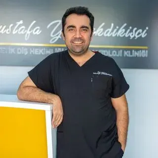 Dt. Mustafa Yüksekdikişçi — Diş Hekimi, Gaziantep. Portre fotoğrafı.