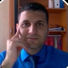 Uzm. Dr. Suat Akgür — Nefroloji, Bursa. Portre fotoğrafı.