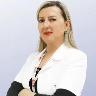 Uzm. Dr. Muazzez Sezer Caymaz — İç Hastalıkları, Ümraniye, İstanbul. Portre fotoğrafı.