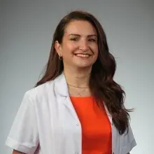 Dyt. Özlem Çakır — Diyetisyen, Eskişehir. Portre fotoğrafı.