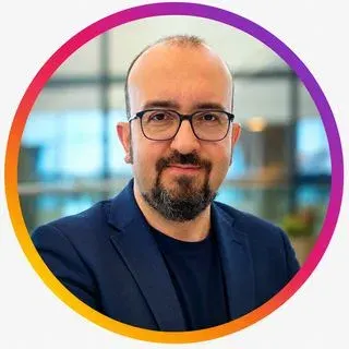 Prof. Dr. Sadık Kadri Açıkgöz — Kardiyoloji, Ankara. Portre fotoğrafı.