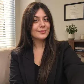Psk. Buse Taşyaran — Psikoloji, İstanbul. Portre fotoğrafı.