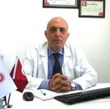 Prof. Dr. Hayrettin Karaeren — Kardiyoloji, Ankara. Portre fotoğrafı.