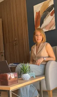 Psk. Naz Nurgeldioğlu profilinde yer alan galeri fotoğrafı.