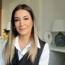 Kl. Psk. Ecem Doğanay Pıçak — Psikoloji, İstanbul. Portre fotoğrafı.