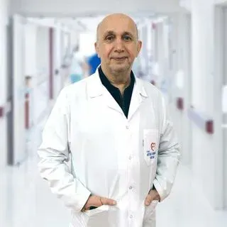 Uzm. Dr. Adnan Şahin — Kadın Hastalıkları Ve Doğum, Osmangazi, Bursa. Portre fotoğrafı.