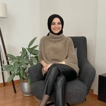 Kl. Psk. Sedanur Güneş Pampal — Psikoloji, İstanbul. Portre fotoğrafı.