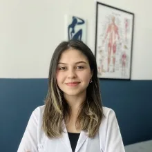 Fzt. Feyza Kıraç — Fizyoterapi Ve Rehabilitasyon, İstanbul. Portre fotoğrafı.