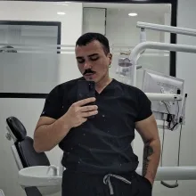 Dt. Kaan Cenk Çağlar — Diş Hekimi, İstanbul. Portre fotoğrafı.