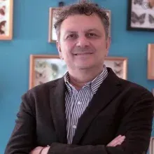 Op. Dr. Selçuk Somer — Kadın Hastalıkları Ve Doğum, İstanbul. Portre fotoğrafı.