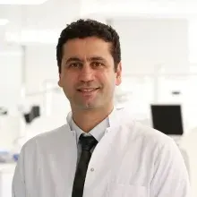 Doç. Dr. Uğur Mercan — Ağız Diş Ve Çene Cerrahisi, Mersin. Portre fotoğrafı.
