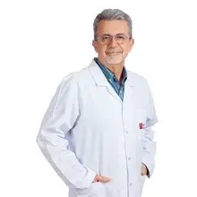 Op. Dr. Cüneyt Aksay — Kulak Burun Boğaz, Eskişehir. Portre fotoğrafı.
