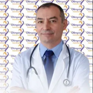 Uzm. Dr. Ruşen Haluk Doğutan — İç Hastalıkları, Konyaaltı, Antalya. Portre fotoğrafı.