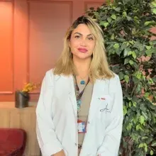 Op. Dr. Aslıhan Çevik — Beyin Ve Sinir Cerrahisi, İstanbul. Portre fotoğrafı.