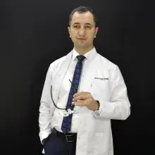 Uzm. Dt. Cengiz Gadimli — Antalya. Portre fotoğrafı.