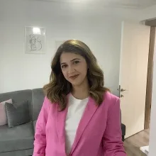 Psk. Sinem Uman — Psikoloji, Uşak. Portre fotoğrafı.
