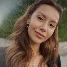 Psk. Dan. Nigar Aslanova Sarı — Psikolojik Danışma ve Rehberlik. Portre fotoğrafı.
