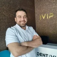Dr. Öğr. Üyesi Abdurahman Küçükönder — Ortodonti, Kahramanmaraş. Portre fotoğrafı.