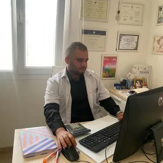 Dyt. Boran Karamusaoğlu — Diyetisyen. Portre fotoğrafı.